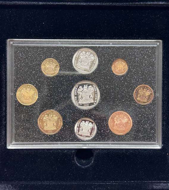 1995 BRILLIANT PROOF SET IN ORIGINAL COIN BOX AS FROM MINT