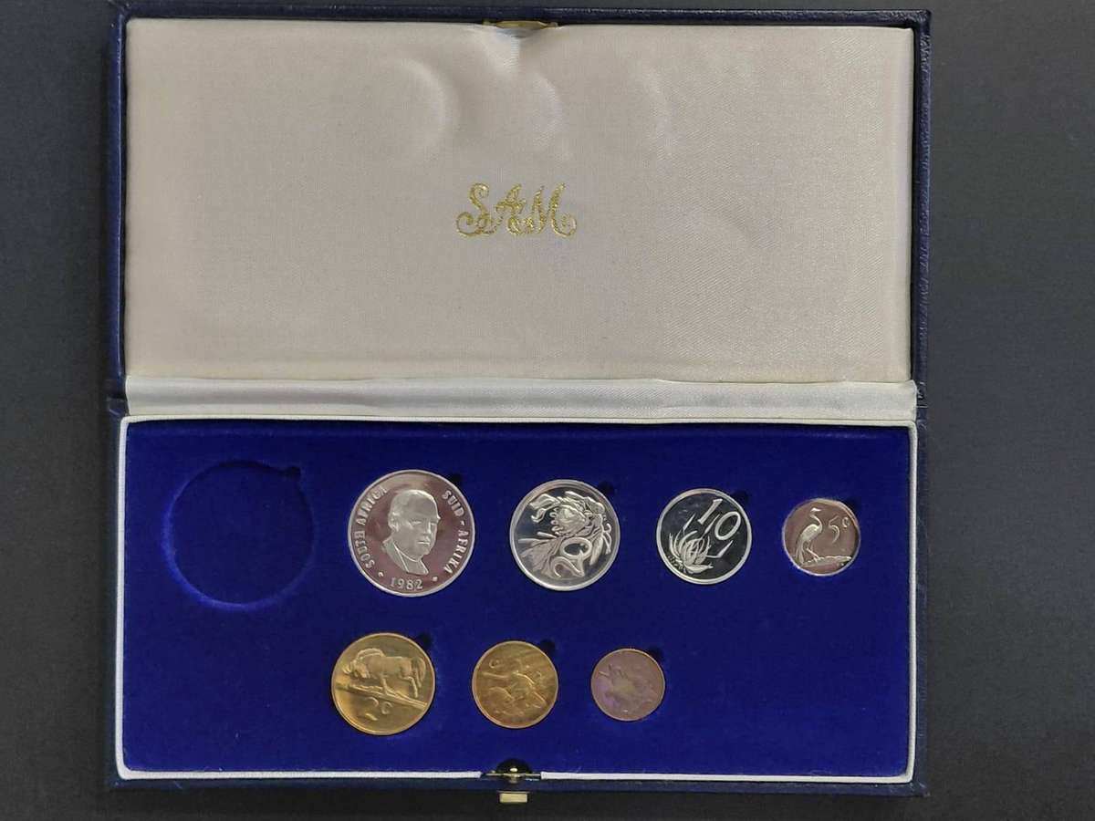 1982 South Africa Partial Proof Coin Set in original mint box -  No Silver R1