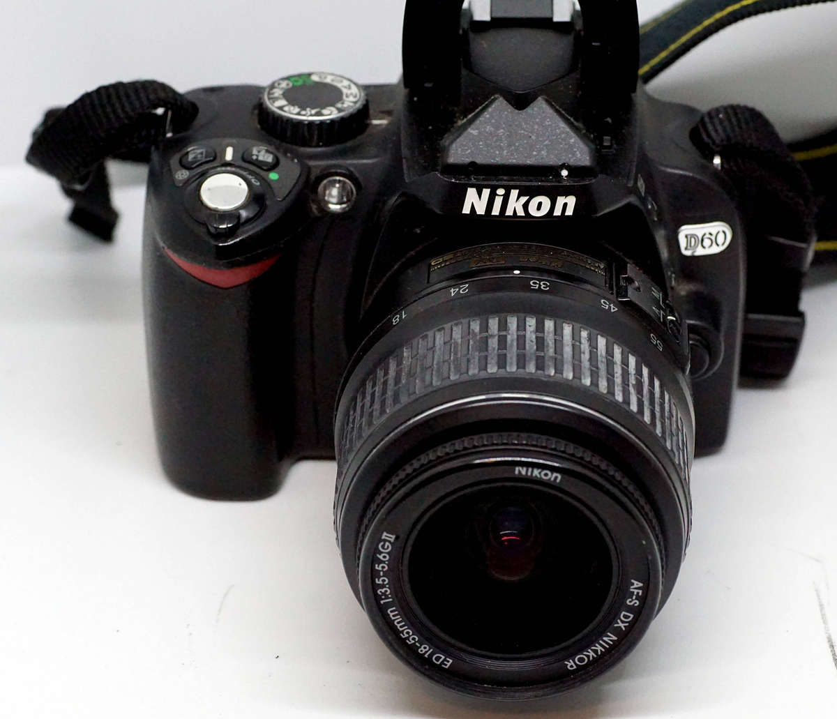 Nikon D60 CCD DSLR with Nikon 18-55 Zzoom Lens