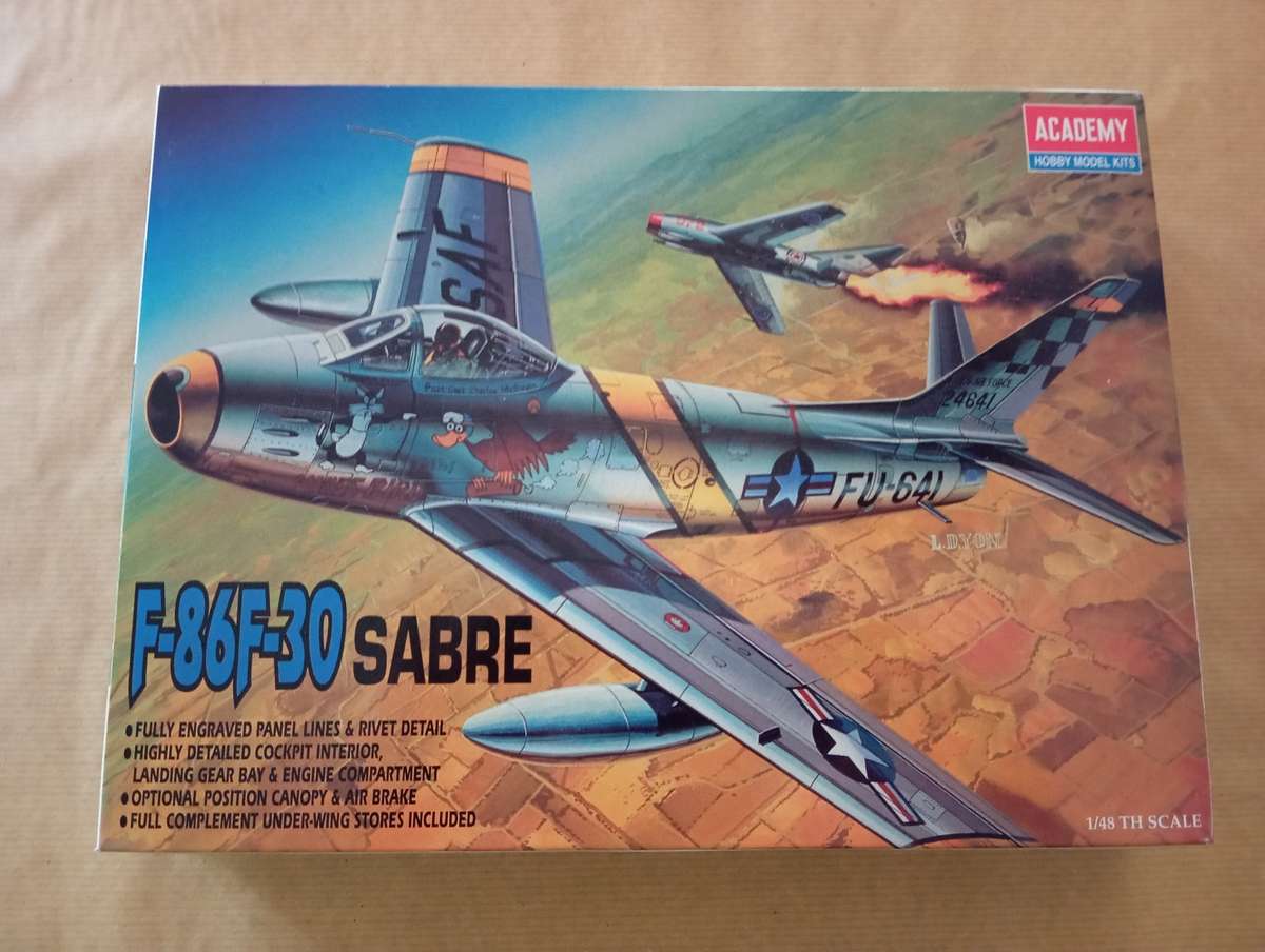 Scaled Model Kit 1:48 - F86F-30 Sabre - Academy
