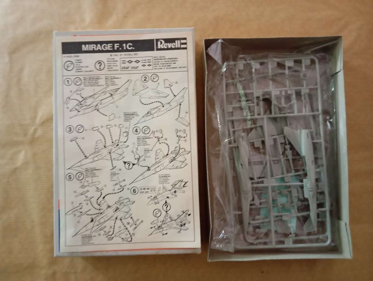 Scaled Model Kit 1:144 - Mirage F.11C. - Revell