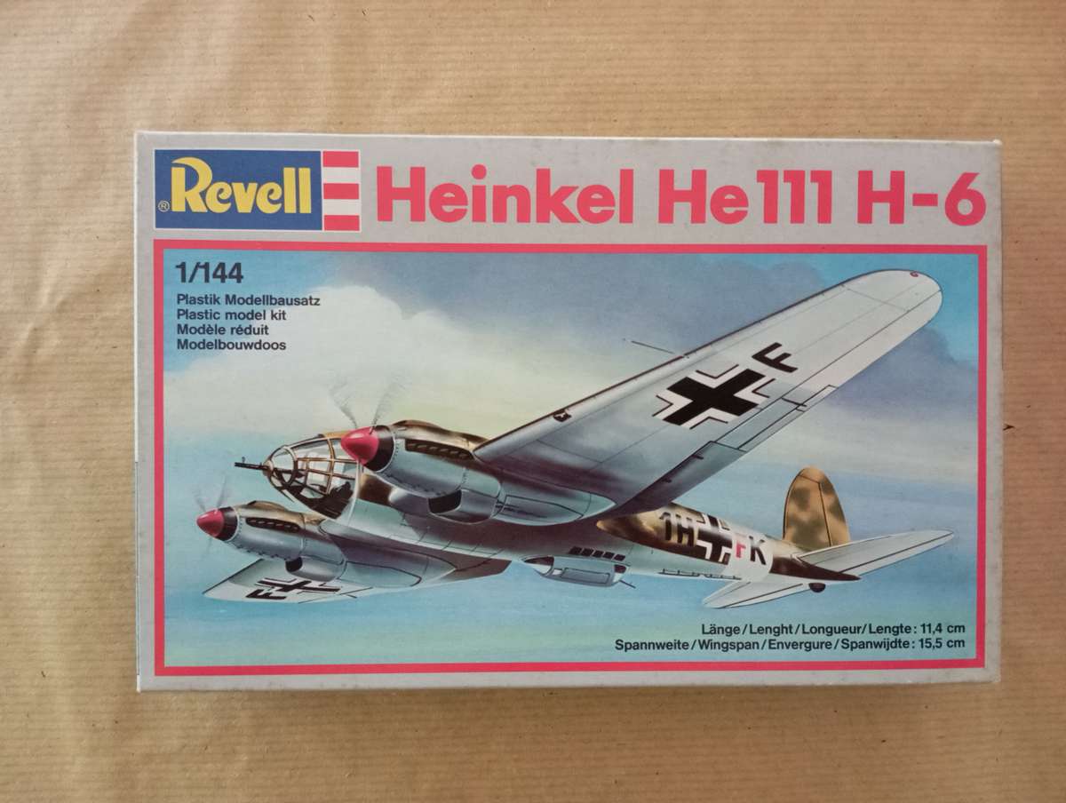 Scaled Model Kit 1:144 - Henkel He-111 H-6 - Revell