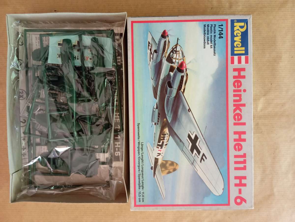 Scaled Model Kit 1:144 - Henkel He-111 H-6 - Revell