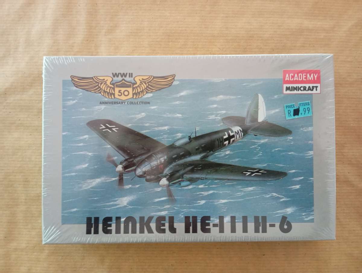 Scaled Model Kit 1:144 - Henkel He-111 H-6 - Academy