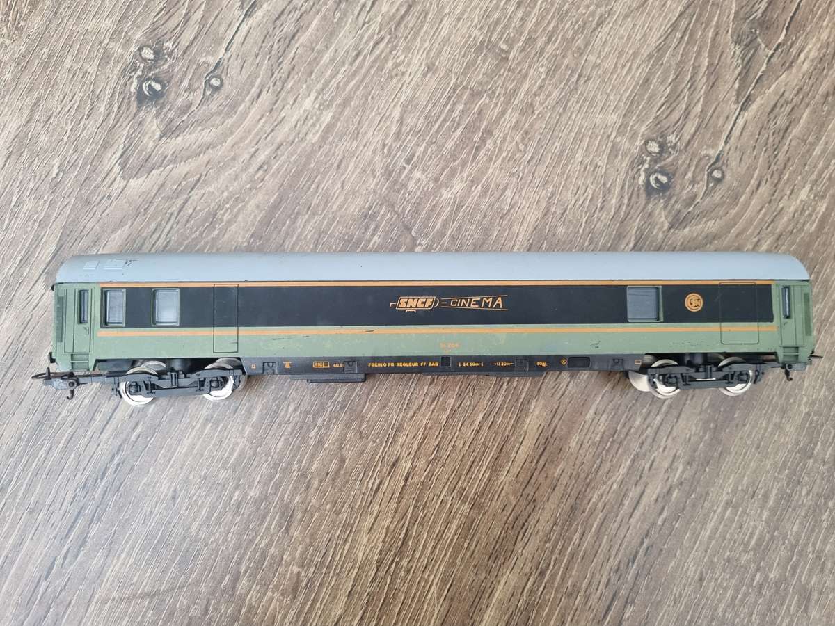 Rare LIMA CINEMA COACH- H0 Scale