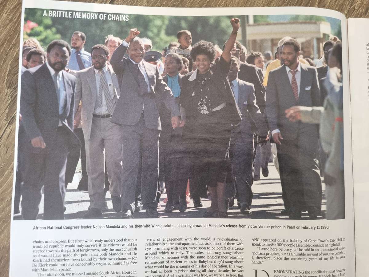 NELSON MANDELA  - A LIFE REMEMBERED