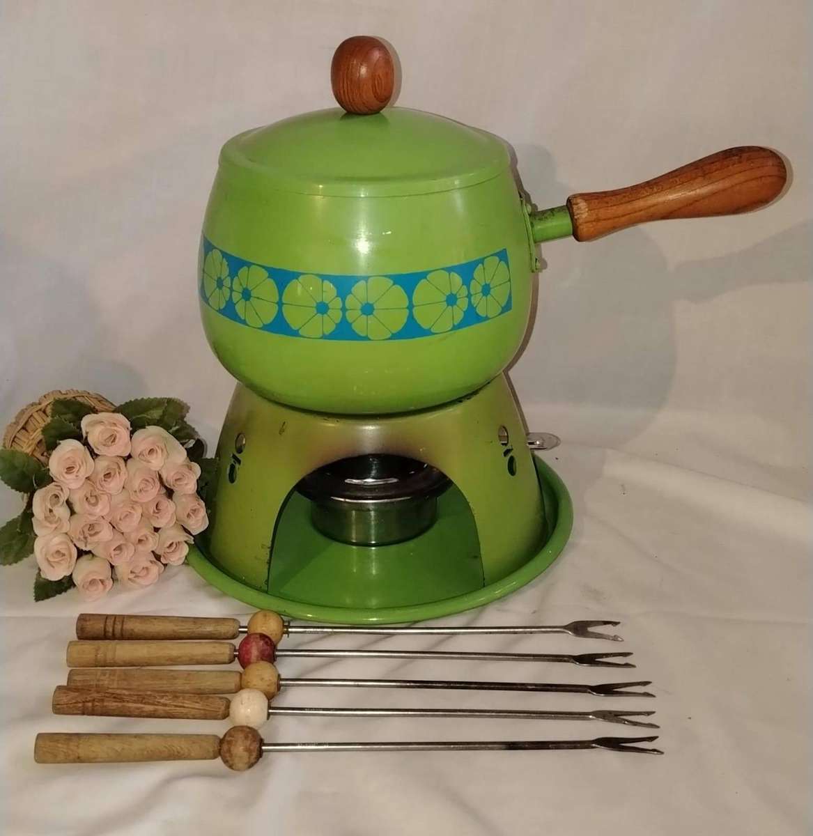 RETRO ENAMEL FONDUE SET