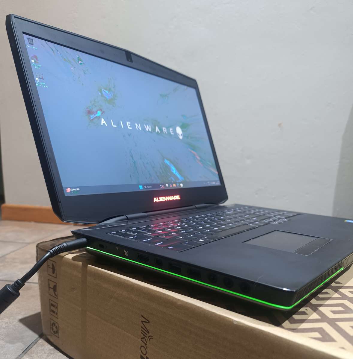 Dell Alienware A17-0585 Gaming Laptop