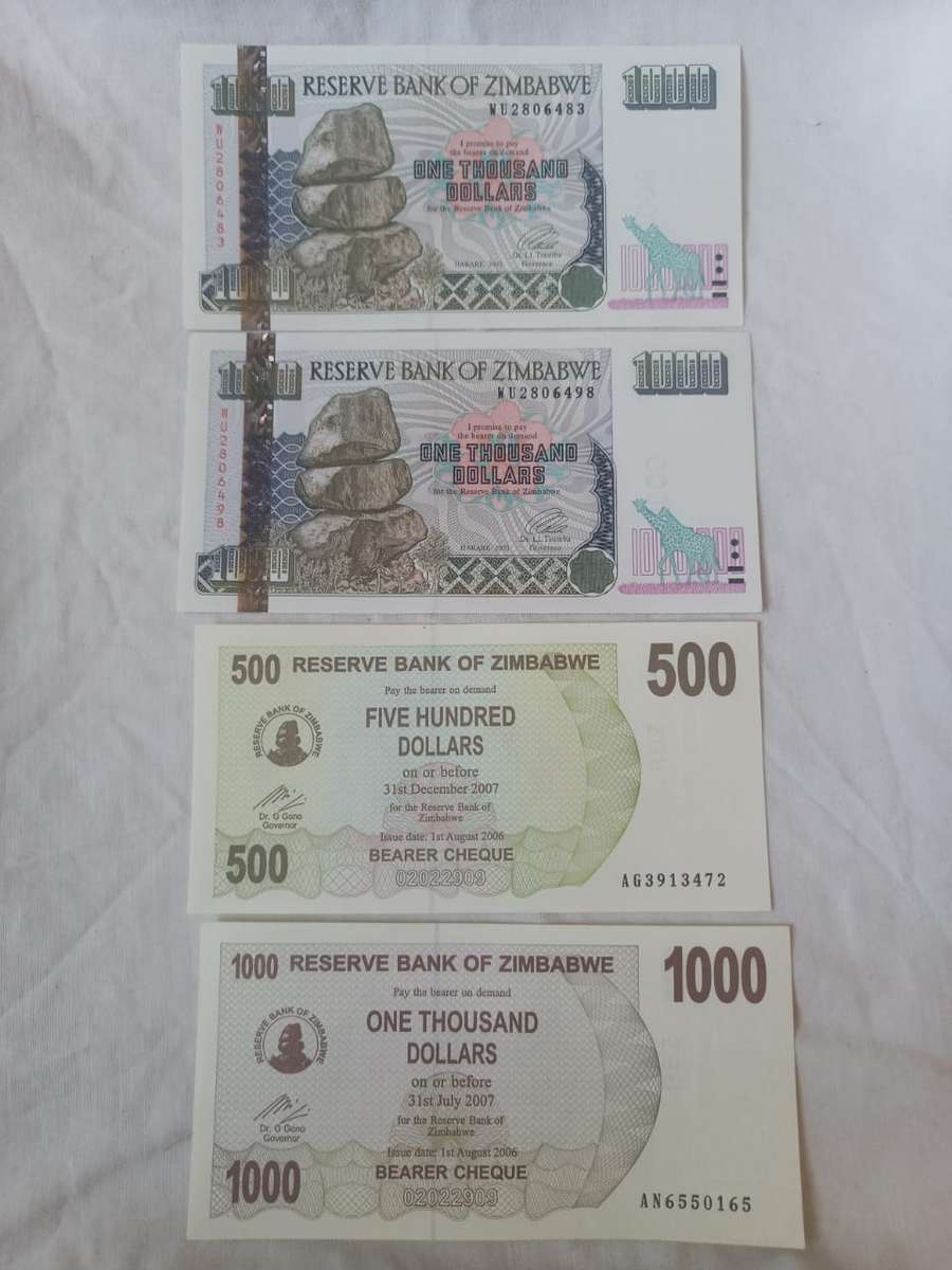 Collectors selection of Zimbabwe notes