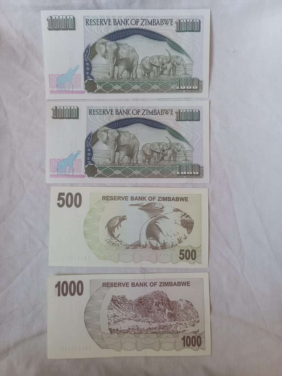 Collectors selection of Zimbabwe notes