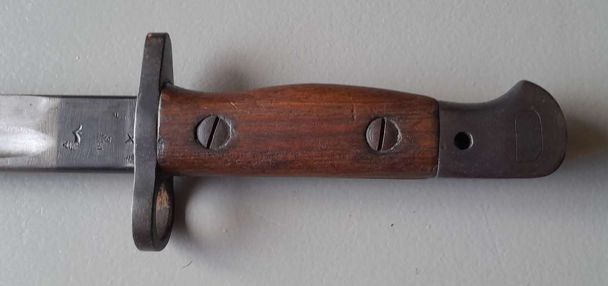 WW1 1915 Pattern 1907 Sword Bayonet By Wilkinson Sword With Leather Scabbard.