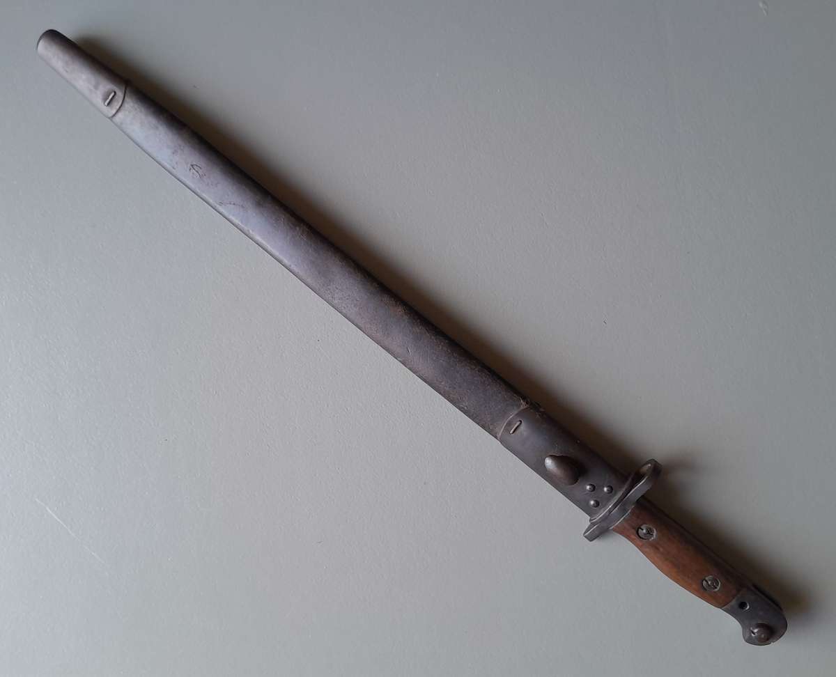 WW1 1915 Pattern 1907 Sword Bayonet By Wilkinson Sword With Leather Scabbard.