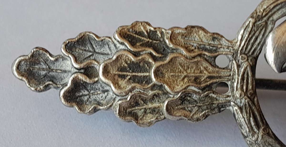 "Reserved". WW2 German Luftwaffe Silver Grade Reconnaissance Squadron Clasp Badge.