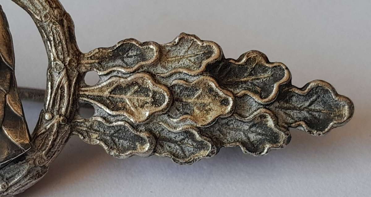 "Reserved". WW2 German Luftwaffe Silver Grade Reconnaissance Squadron Clasp Badge.