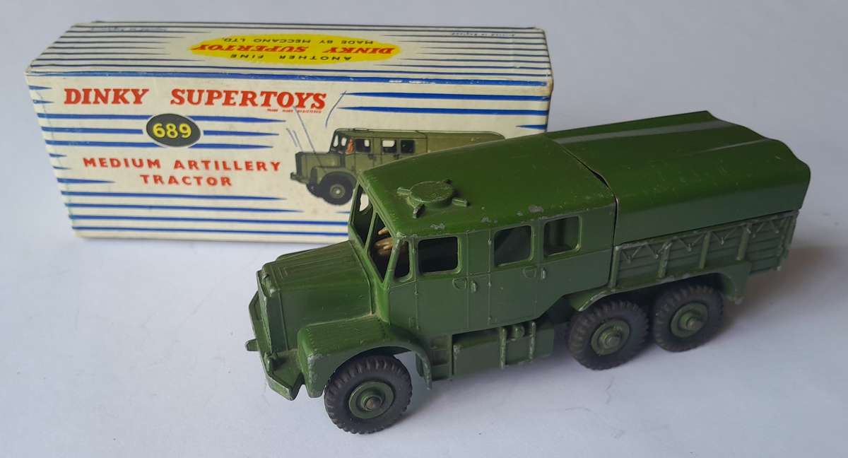Dinky Toys 689 Medium Artillery Tractor In Original Box. 13.5cm.