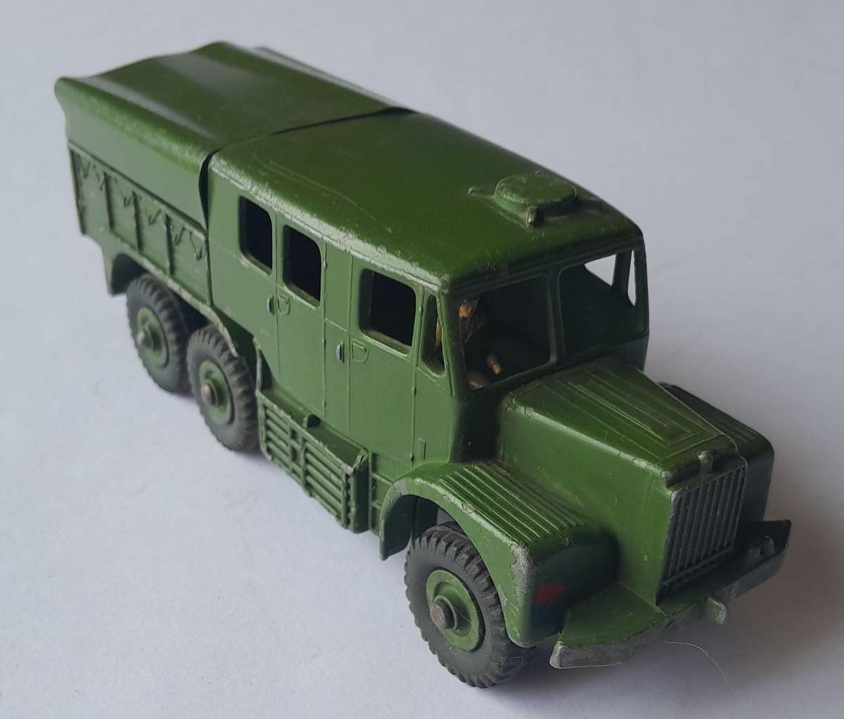 Dinky Toys 689 Medium Artillery Tractor In Original Box. 13.5cm.