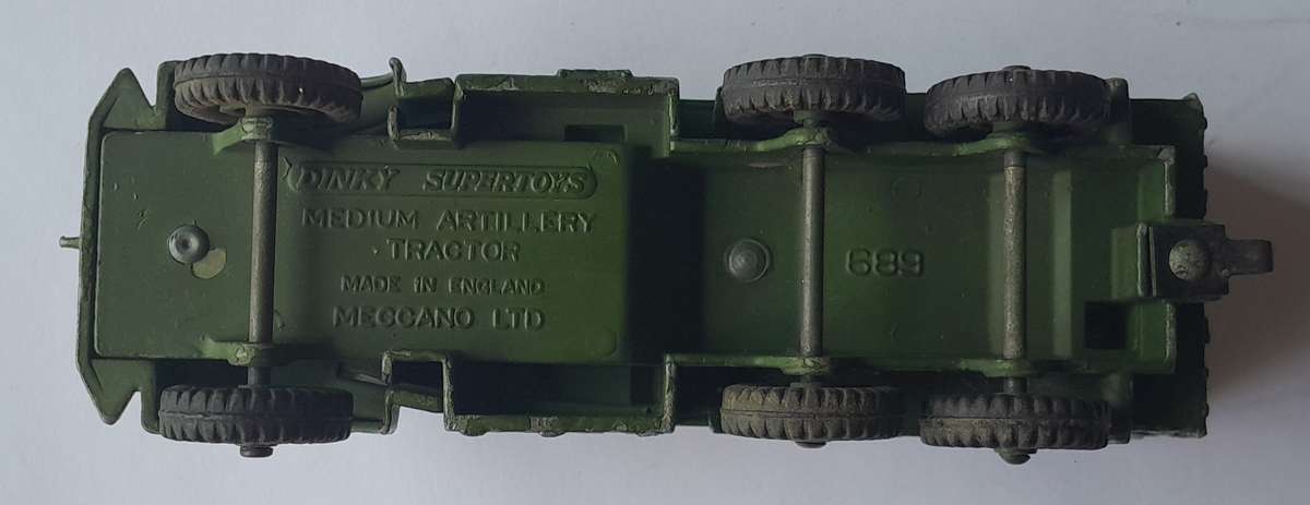 Dinky Toys 689 Medium Artillery Tractor In Original Box. 13.5cm.