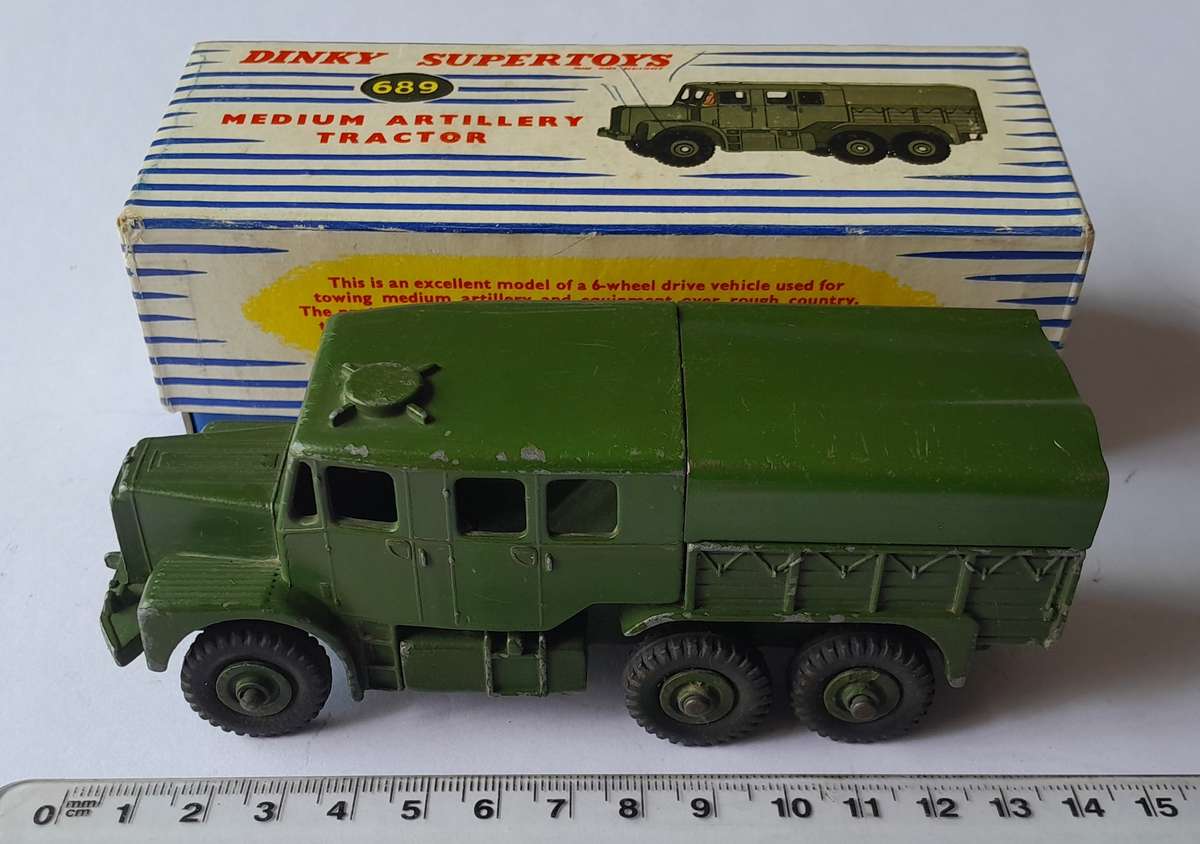 Dinky Toys 689 Medium Artillery Tractor In Original Box. 13.5cm.