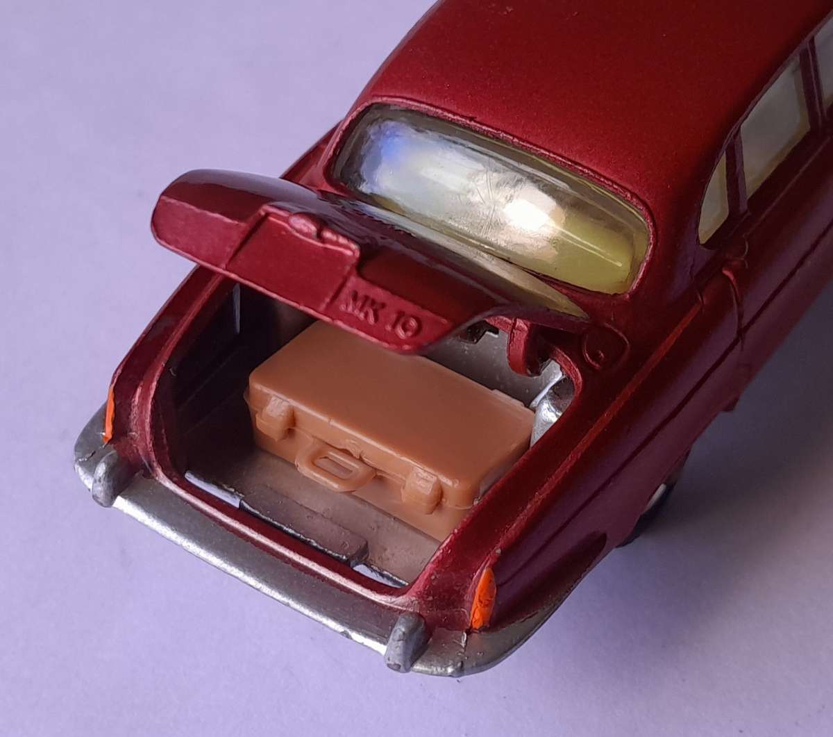 Corgi Toys 238 Jaguar Mk X Saloon In Original Box. 11.5cm.