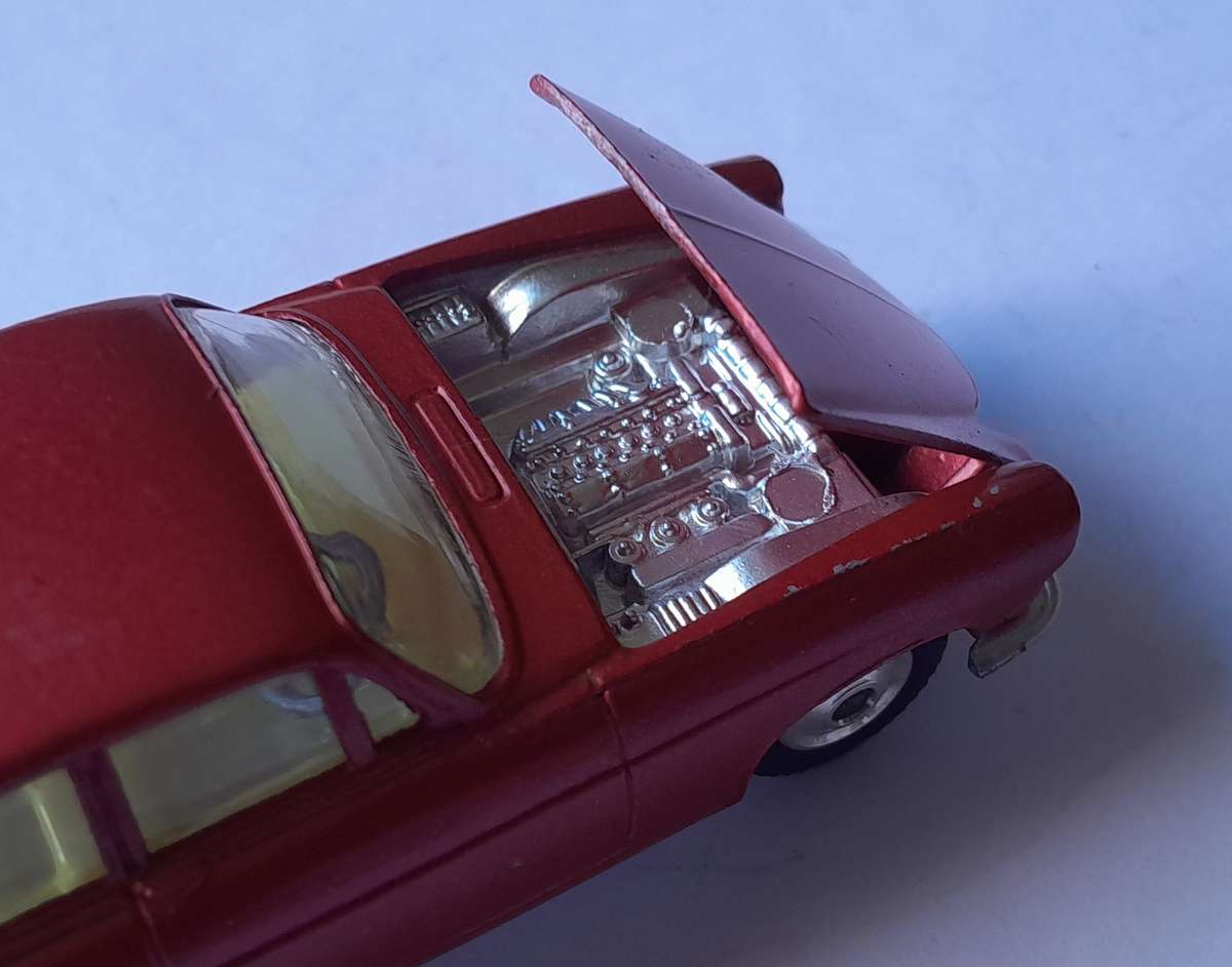 Corgi Toys 238 Jaguar Mk X Saloon In Original Box. 11.5cm.