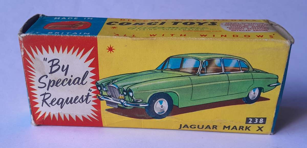 Corgi Toys 238 Jaguar Mk X Saloon In Original Box. 11.5cm.