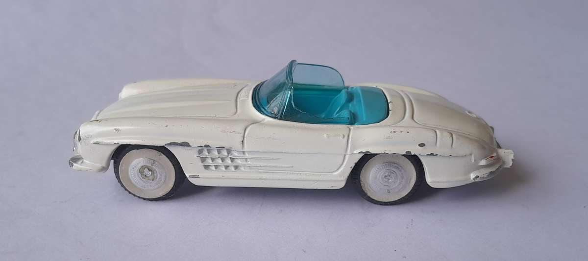 Corgi Toys 303S Mercedes 300SL Roadster In Original Box. 9.5cm.
