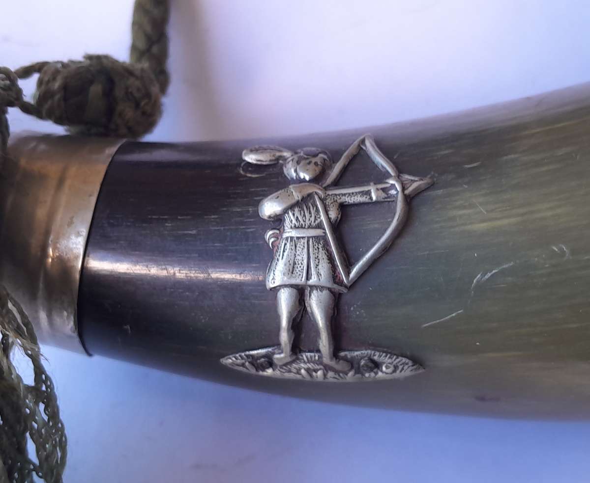 Antique Horn And Silver Plated Hunting Horn. Dated 1934. Length : 34 cm.