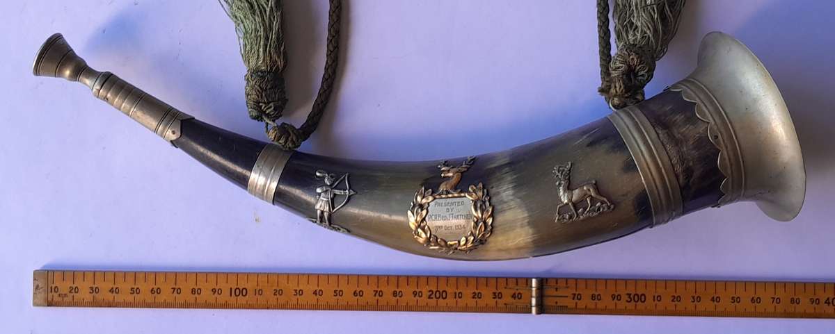 Antique Horn And Silver Plated Hunting Horn. Dated 1934. Length : 34 cm.