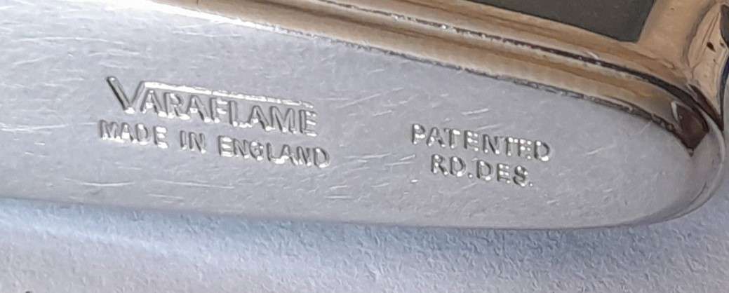 1950's Ronson Varaflame Lighter (Mint Condition) In Original Case. Superb Design.