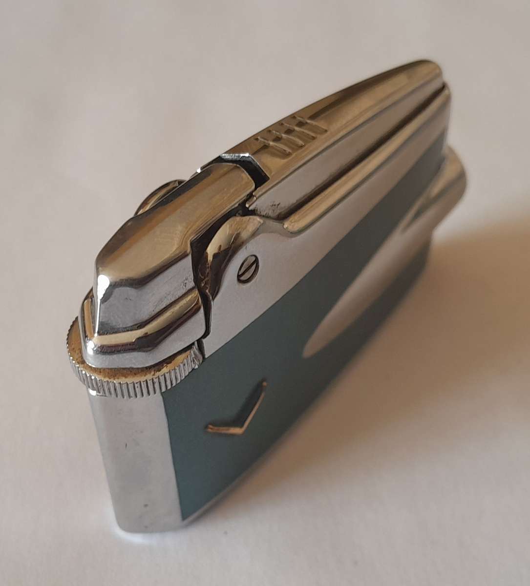 1950's Ronson Varaflame Lighter (Mint Condition) In Original Case. Superb Design.