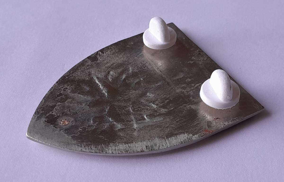 SADF 1 Recce Regiment Shoulder Flash.  2 Pins Intact.