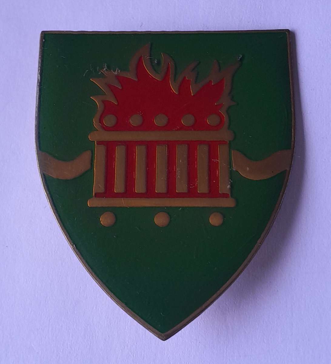 SADF Regiment Dan Pienaar Shoulder Flash.  2 Pins Intact.