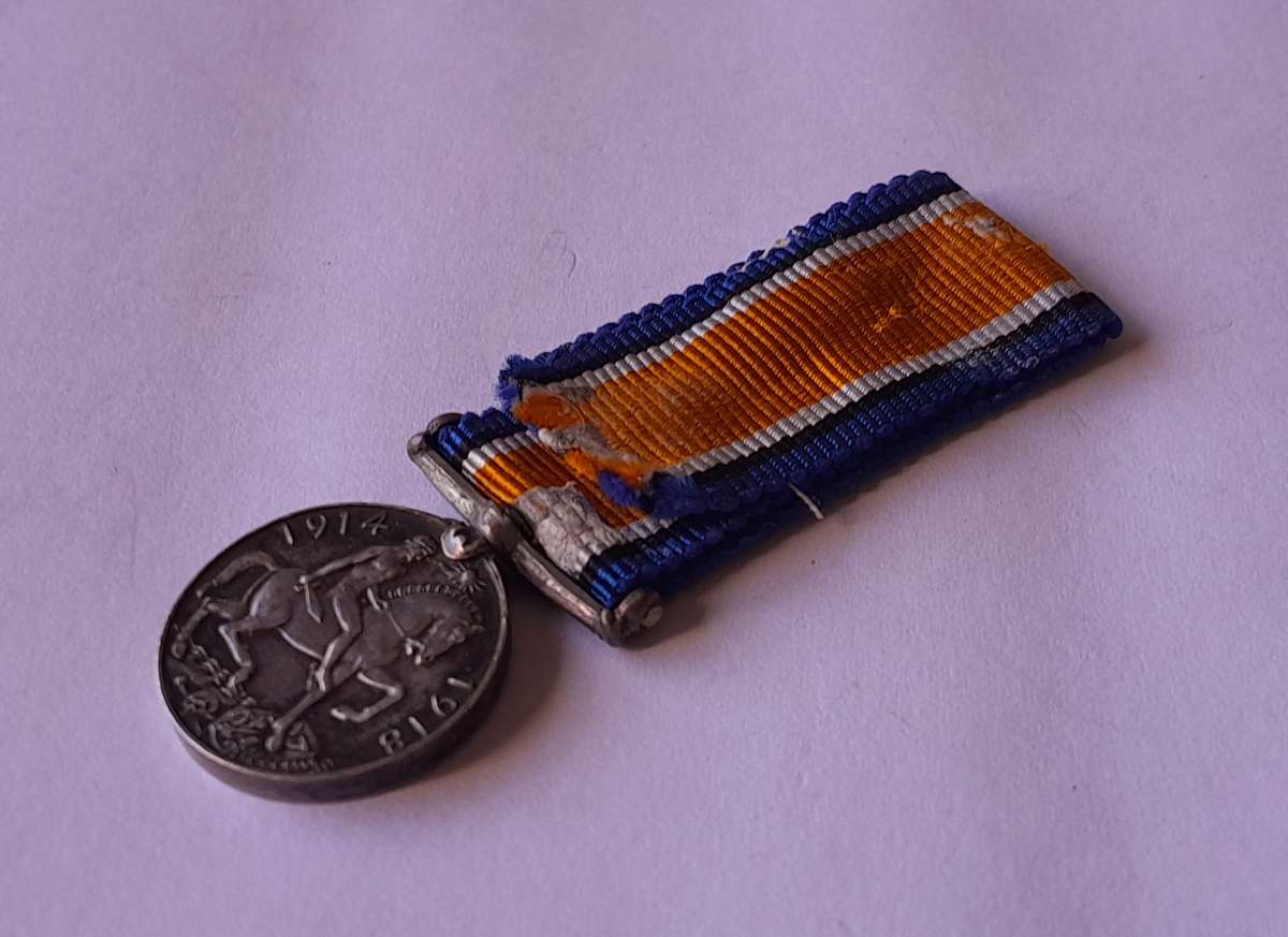 WW1 Miniature 1914 - 1918 War Medal.  Solid Silver.