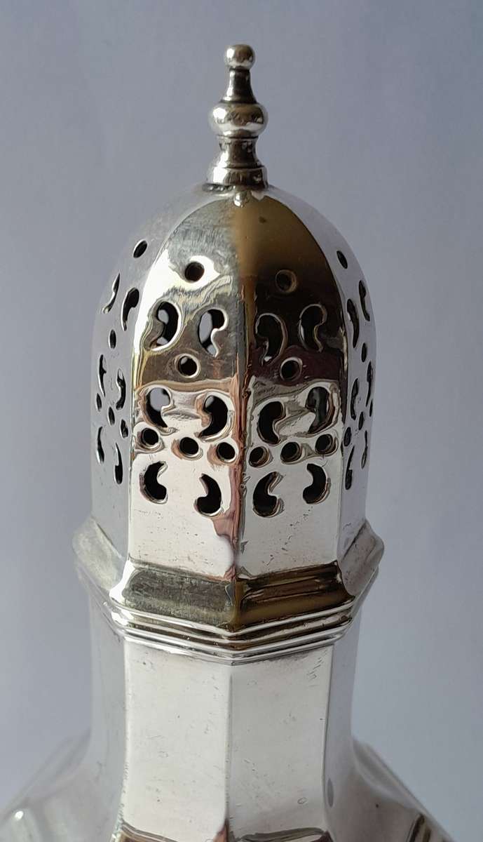 Vintage Georgian Style Silver Plate Sugar Shaker. 16cm.