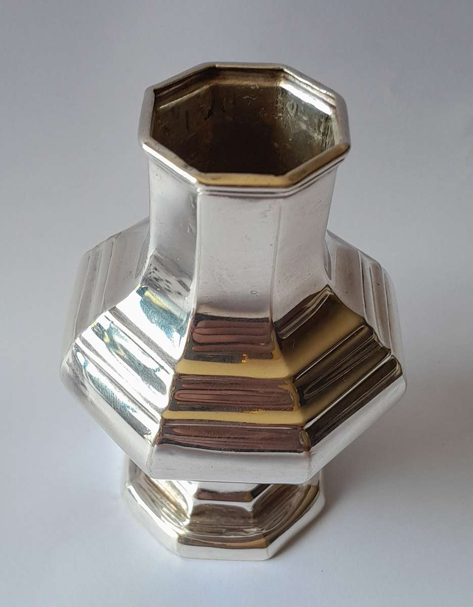 Vintage Georgian Style Silver Plate Sugar Shaker. 16cm.