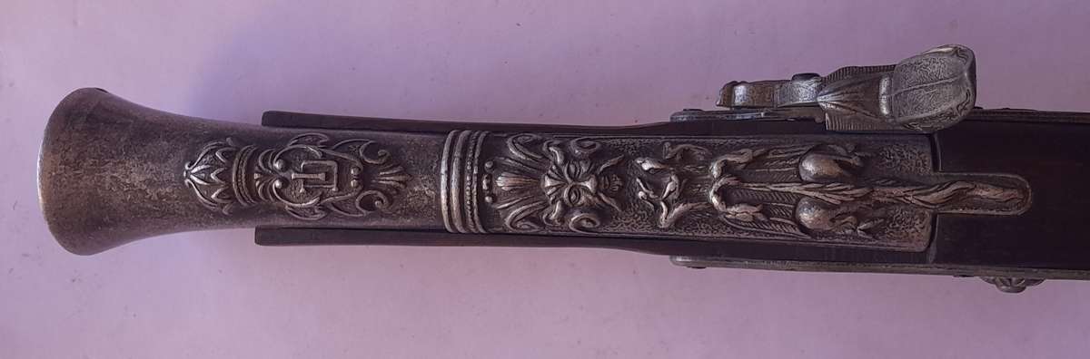 Vintage replica blunderbuss pistol with inlay and solid walnut, 40cm