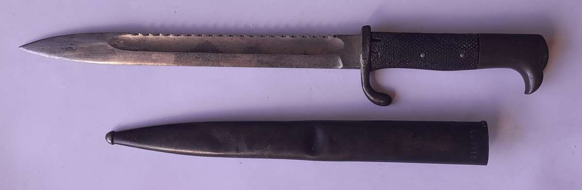 "Reserved" WW1 German South West Africa 1909 Erfurt Sawback Bayonet. Matching Numbers Scabbard.