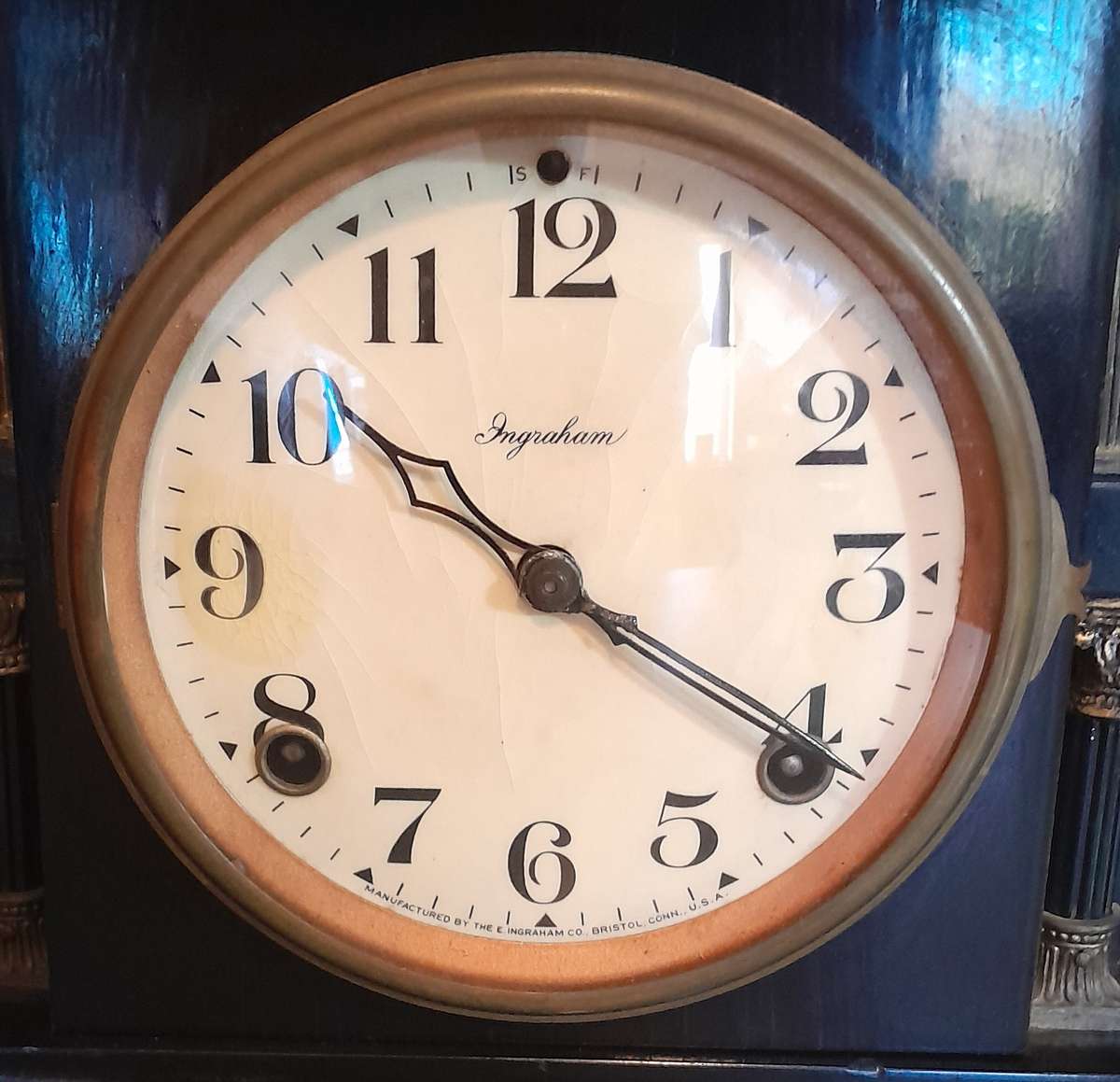 Antique Large Ingraham 8-Column Ebonized Mantel Clock. Running. 51cm.