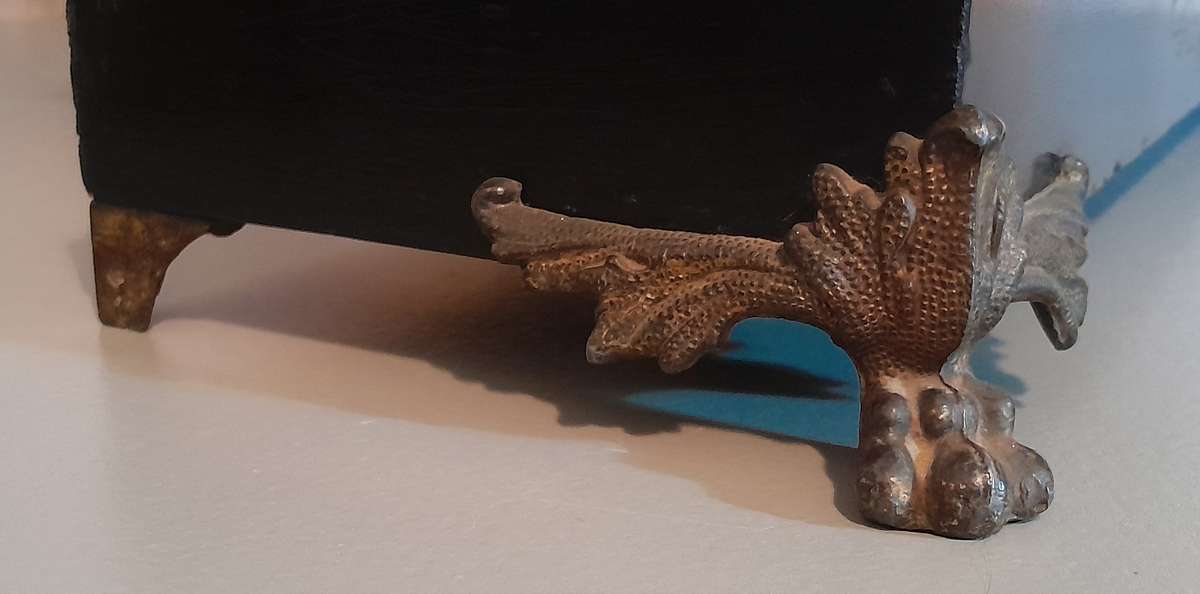 Antique Large Ingraham 8-Column Ebonized Mantel Clock. Running. 51cm.