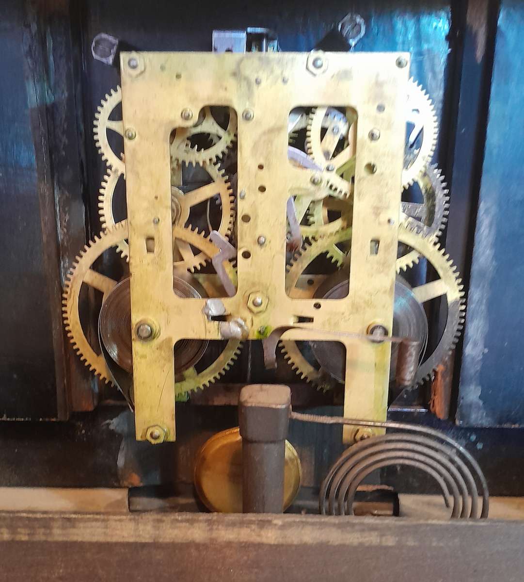 Antique Large Ingraham 8-Column Ebonized Mantel Clock. Running. 51cm.