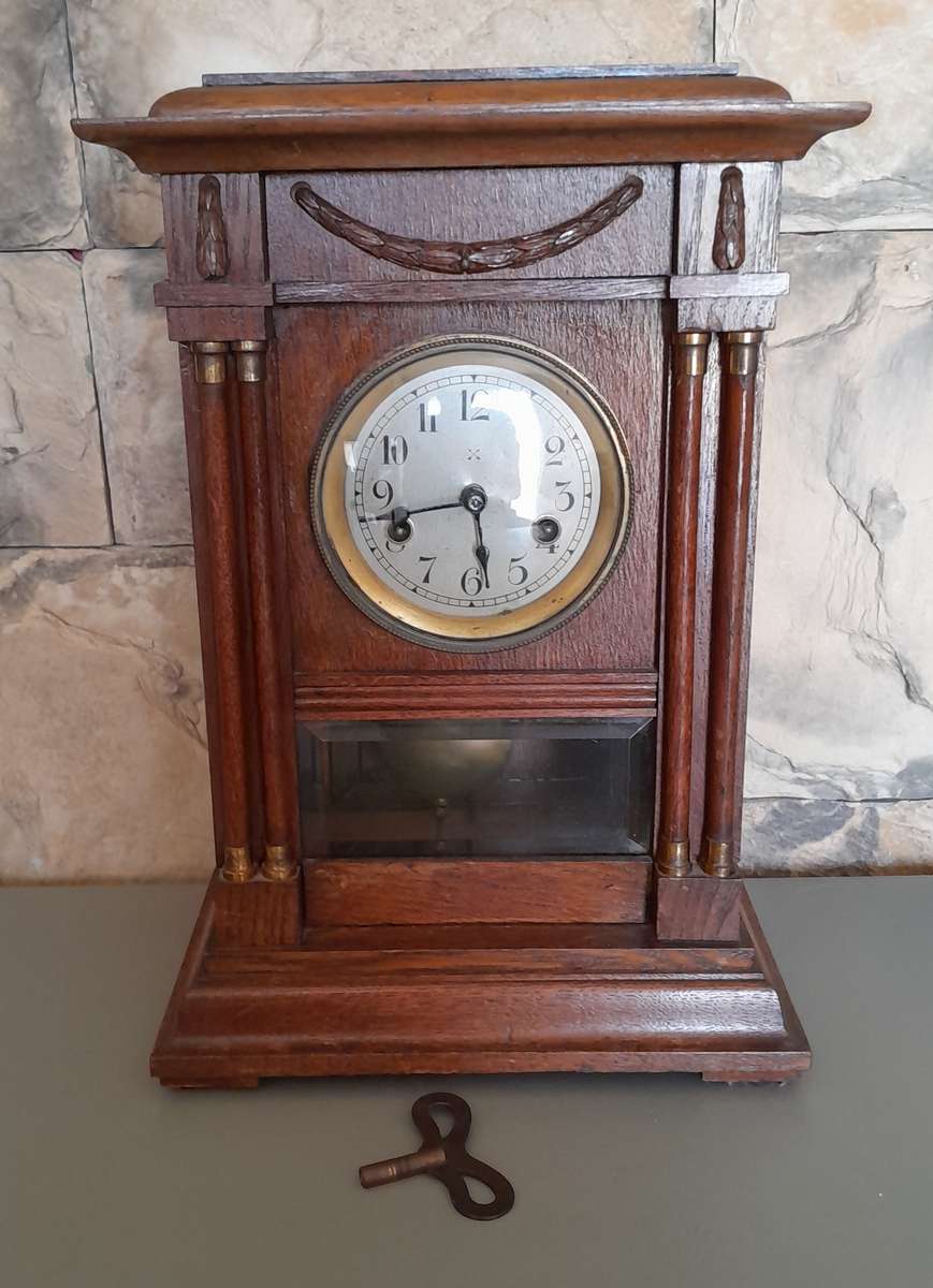Antique Oak Cased HAC Wurttemburg Mantel Clock. Superb Condition.
