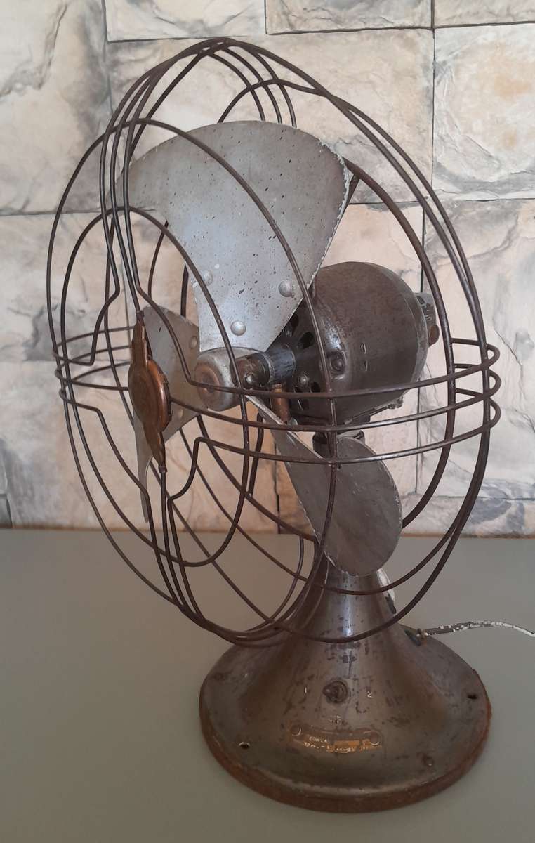 1940's General Electric Vortalex Industrial Desktop Fan. Working.