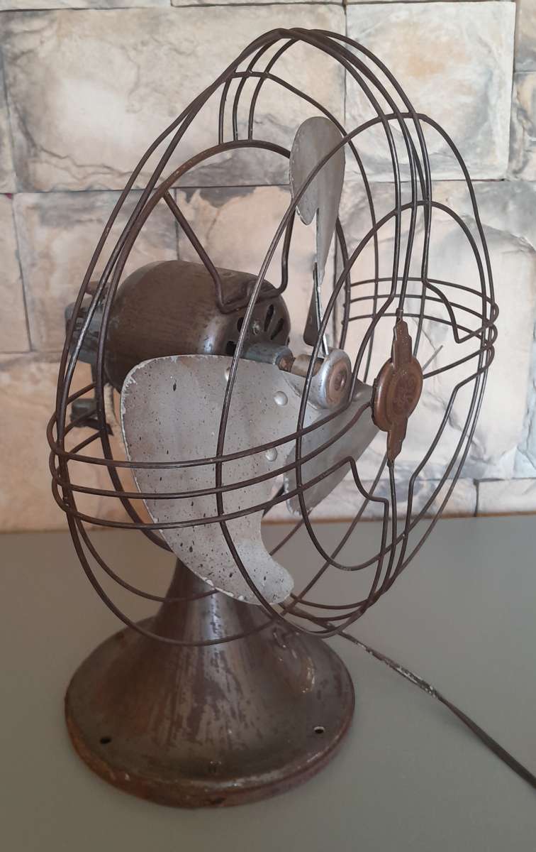 1940's General Electric Vortalex Industrial Desktop Fan. Working.