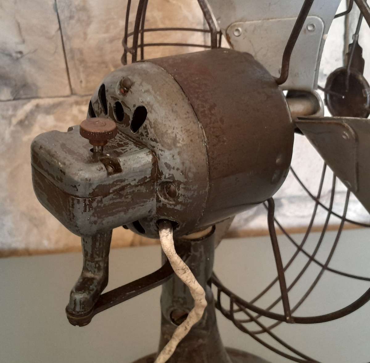 1940's General Electric Vortalex Industrial Desktop Fan. Working.