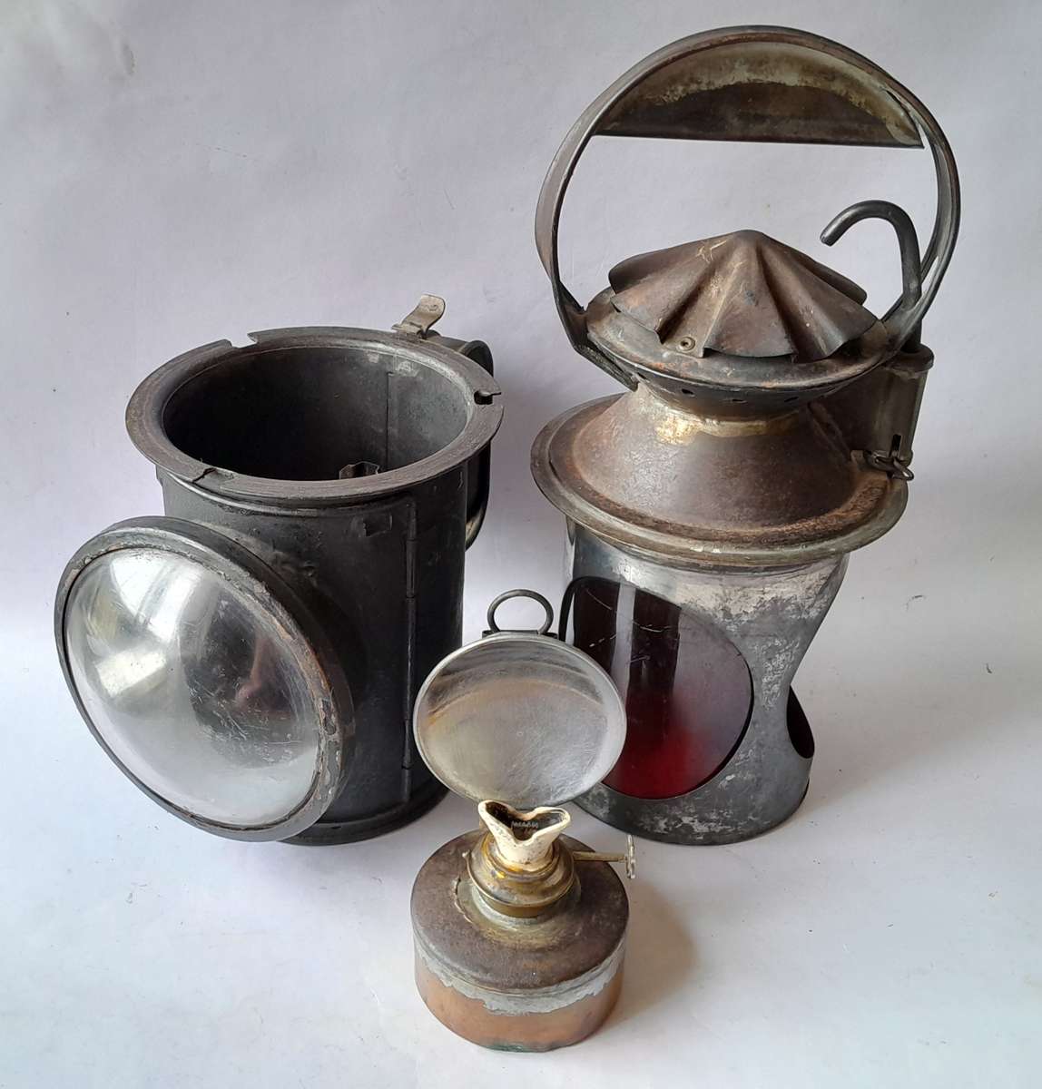 Original Complete SA Railways Tri-Colour Signal Lamp. 34cm.