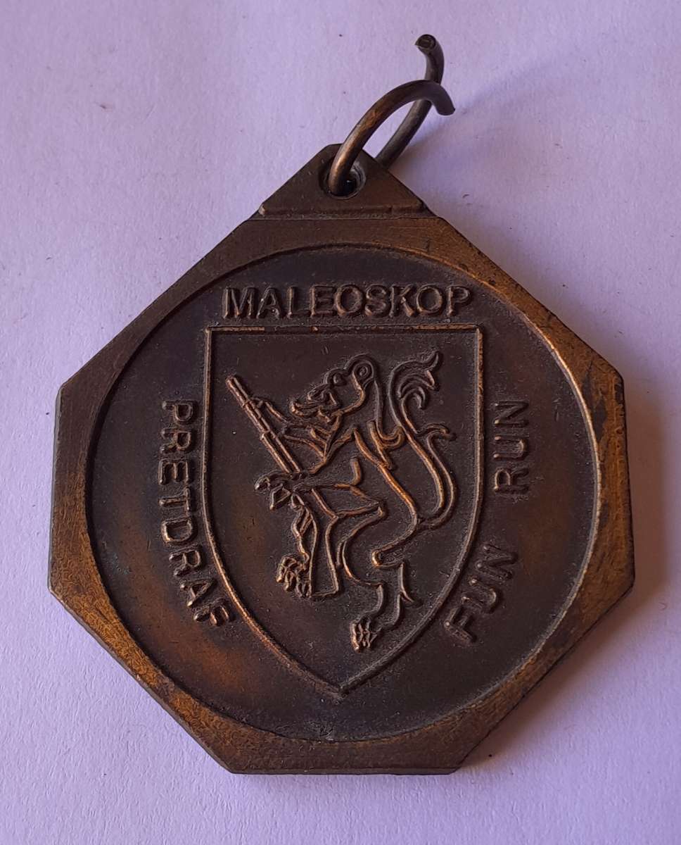Vintage Maleoskop Police Training Base "Pretdraf / Fun Run" Medallion.