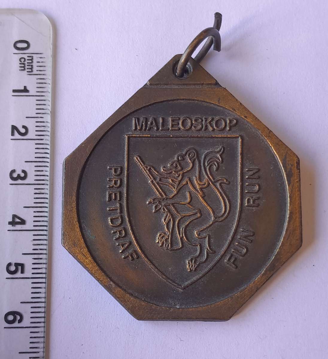 Vintage Maleoskop Police Training Base "Pretdraf / Fun Run" Medallion.