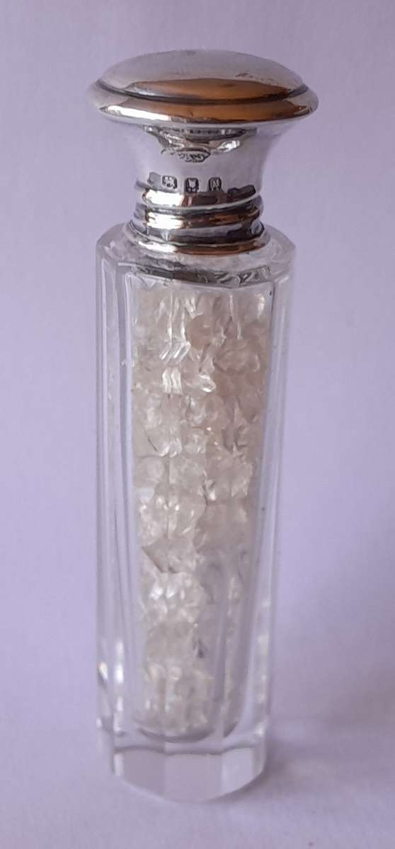 Solid Silver And Glass Smelling Salts Scent Bottle. Henry Perkins & Sons. London, 1922.