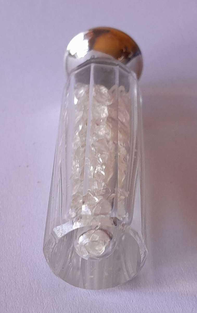 Solid Silver And Glass Smelling Salts Scent Bottle. Henry Perkins & Sons. London, 1922.