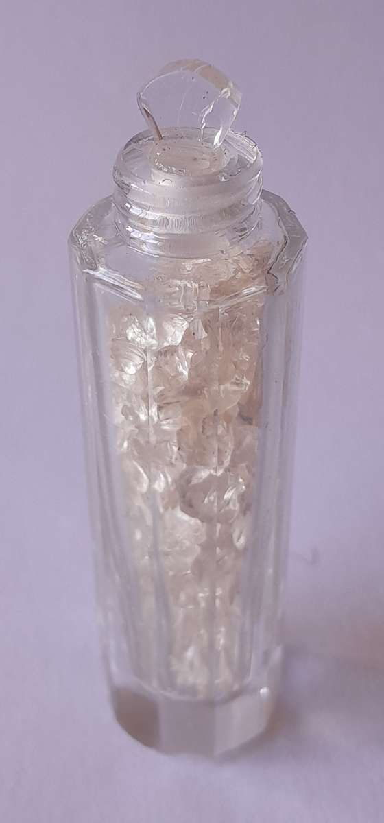 Solid Silver And Glass Smelling Salts Scent Bottle. Henry Perkins & Sons. London, 1922.